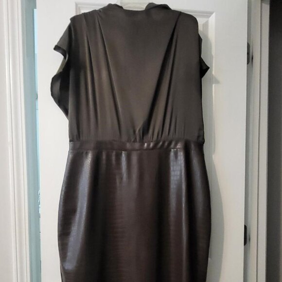Cap Sleeve Draped Neck Sheath Cocktail Dress - Picture 4 of 5